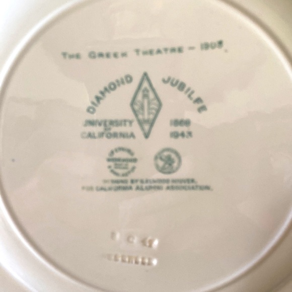 3 Wedgwood Diamond Jubilee University of California 1868-1943 Dinner Plates - Picture 13 of 13